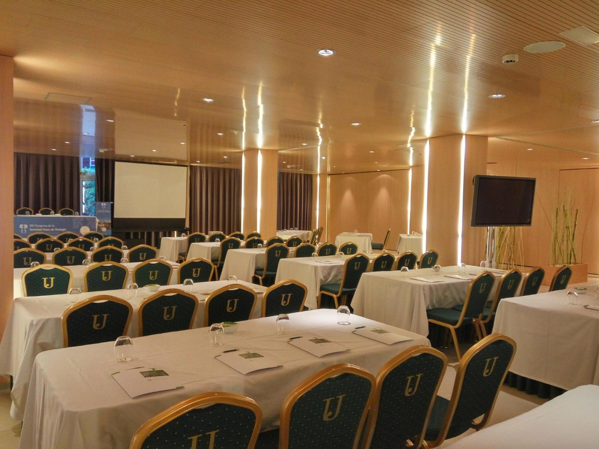 ויטוריה-גאסטייז Hotel Jardines De Uleta Suites מראה חיצוני תמונה