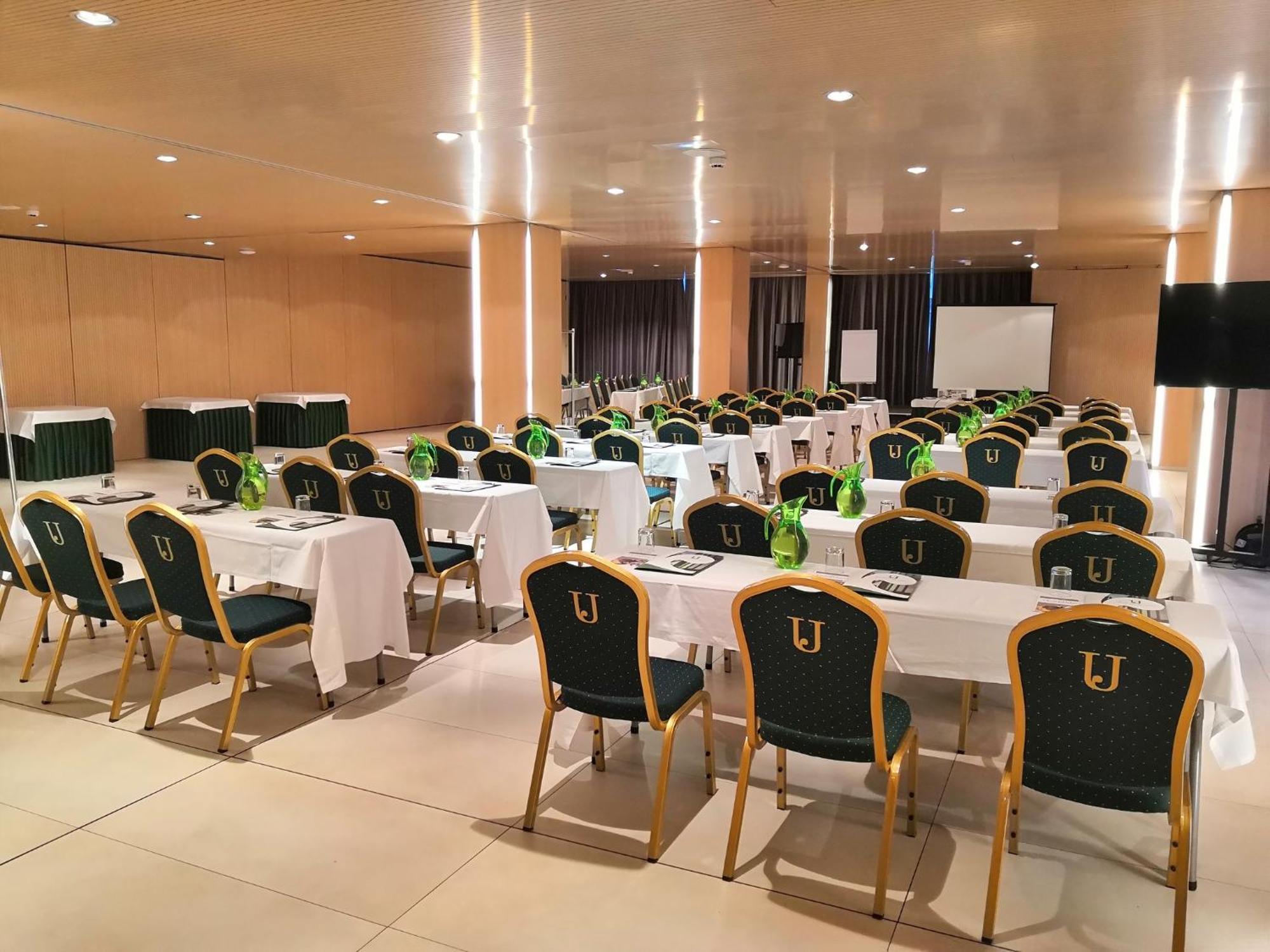 ויטוריה-גאסטייז Hotel Jardines De Uleta Suites מראה חיצוני תמונה
