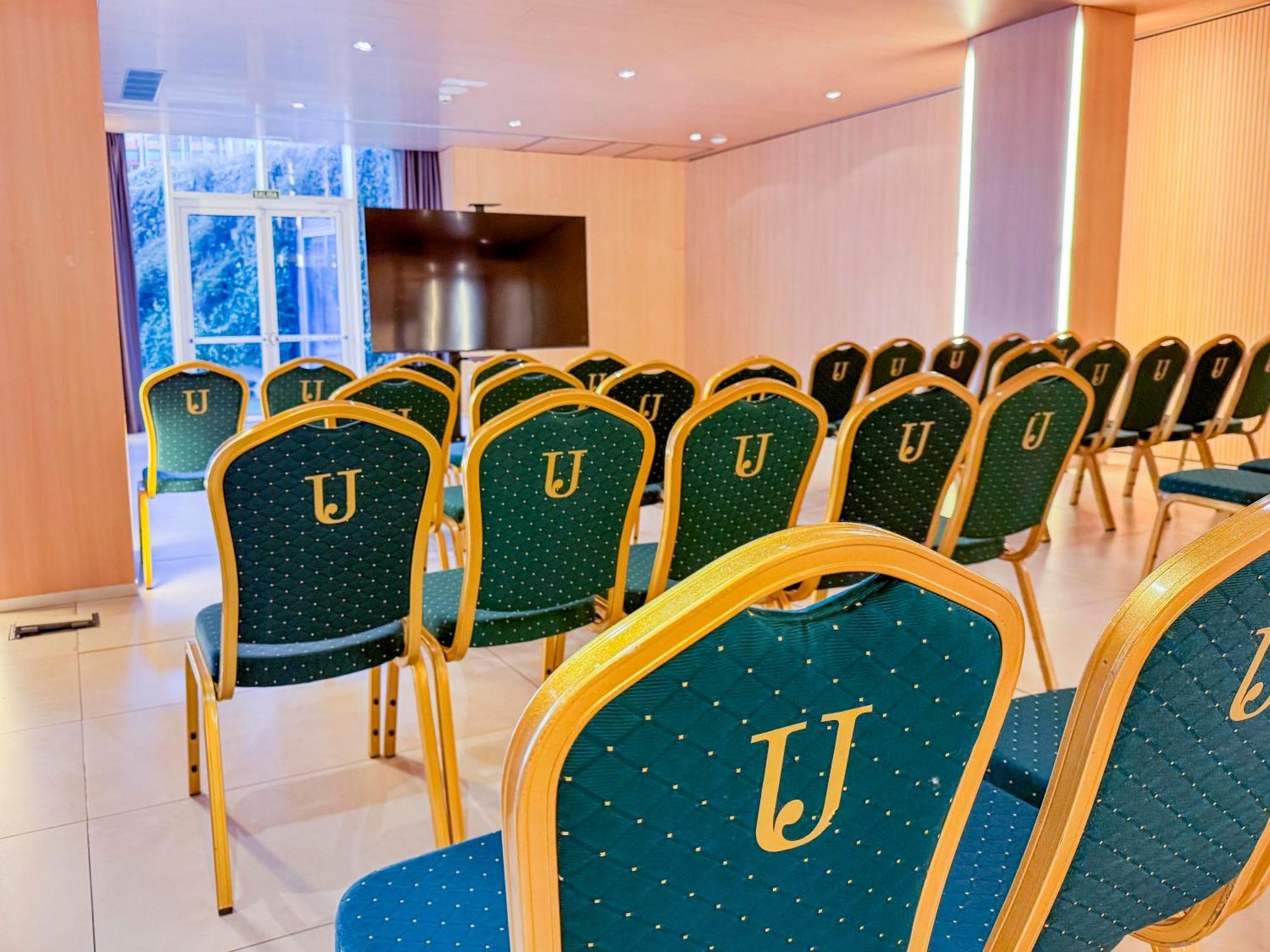 ויטוריה-גאסטייז Hotel Jardines De Uleta Suites מראה חיצוני תמונה