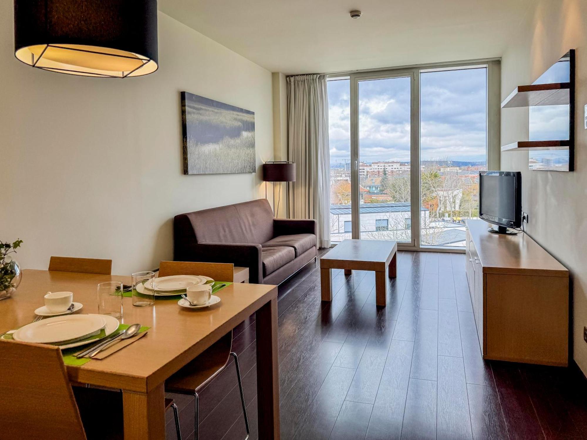 ויטוריה-גאסטייז Hotel Jardines De Uleta Suites מראה חיצוני תמונה