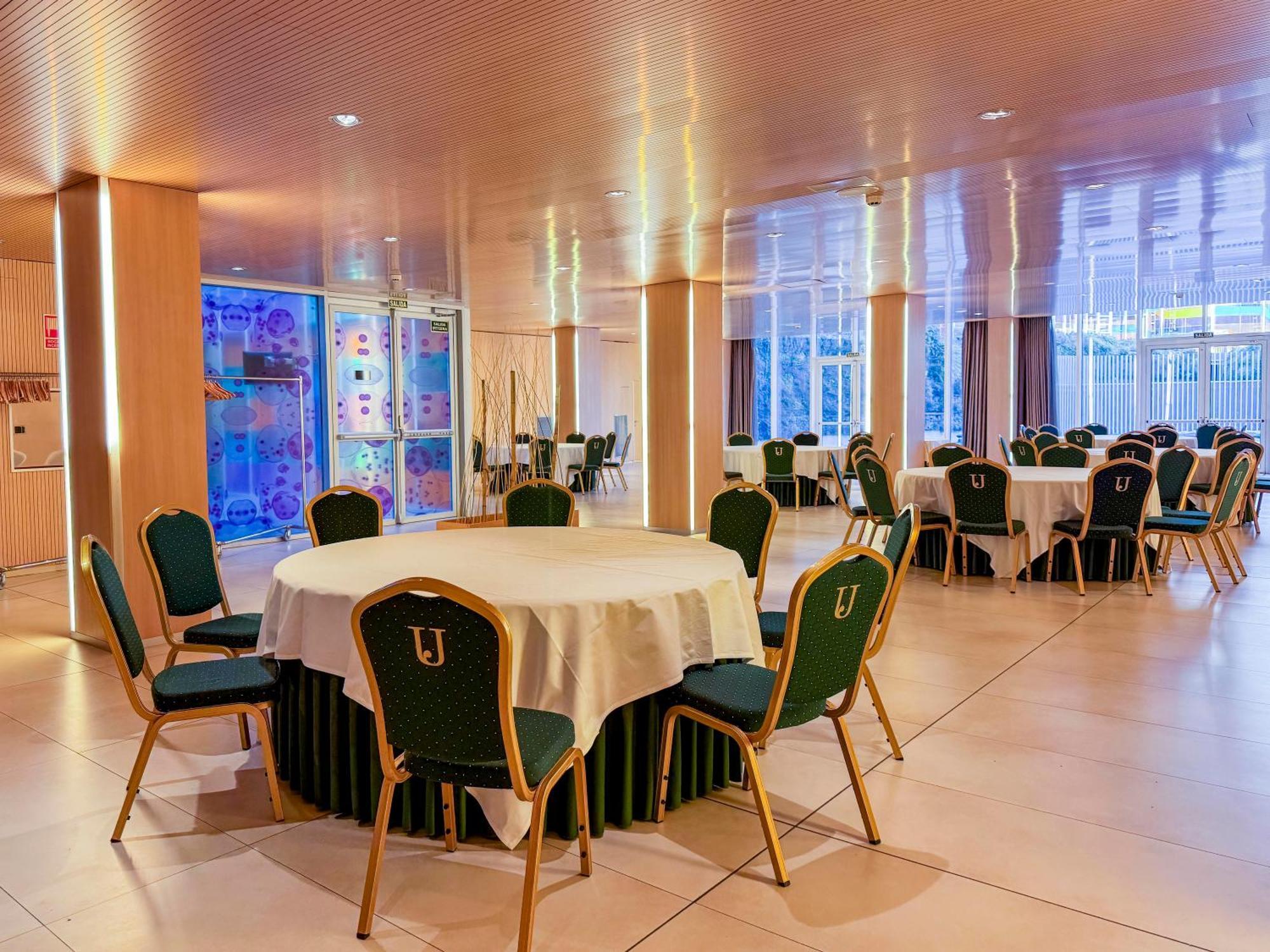 ויטוריה-גאסטייז Hotel Jardines De Uleta Suites מראה חיצוני תמונה