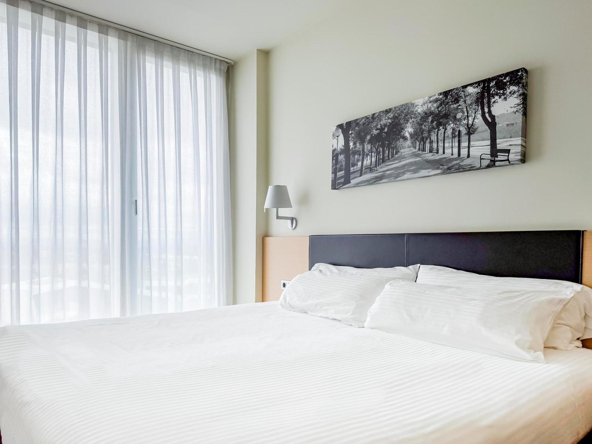 ויטוריה-גאסטייז Hotel Jardines De Uleta Suites מראה חיצוני תמונה